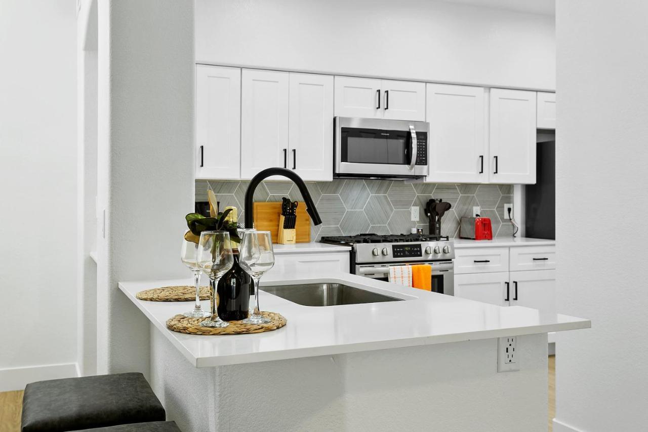 Cozysuites Glendale By The Stadium With Pool 10 Extérieur photo