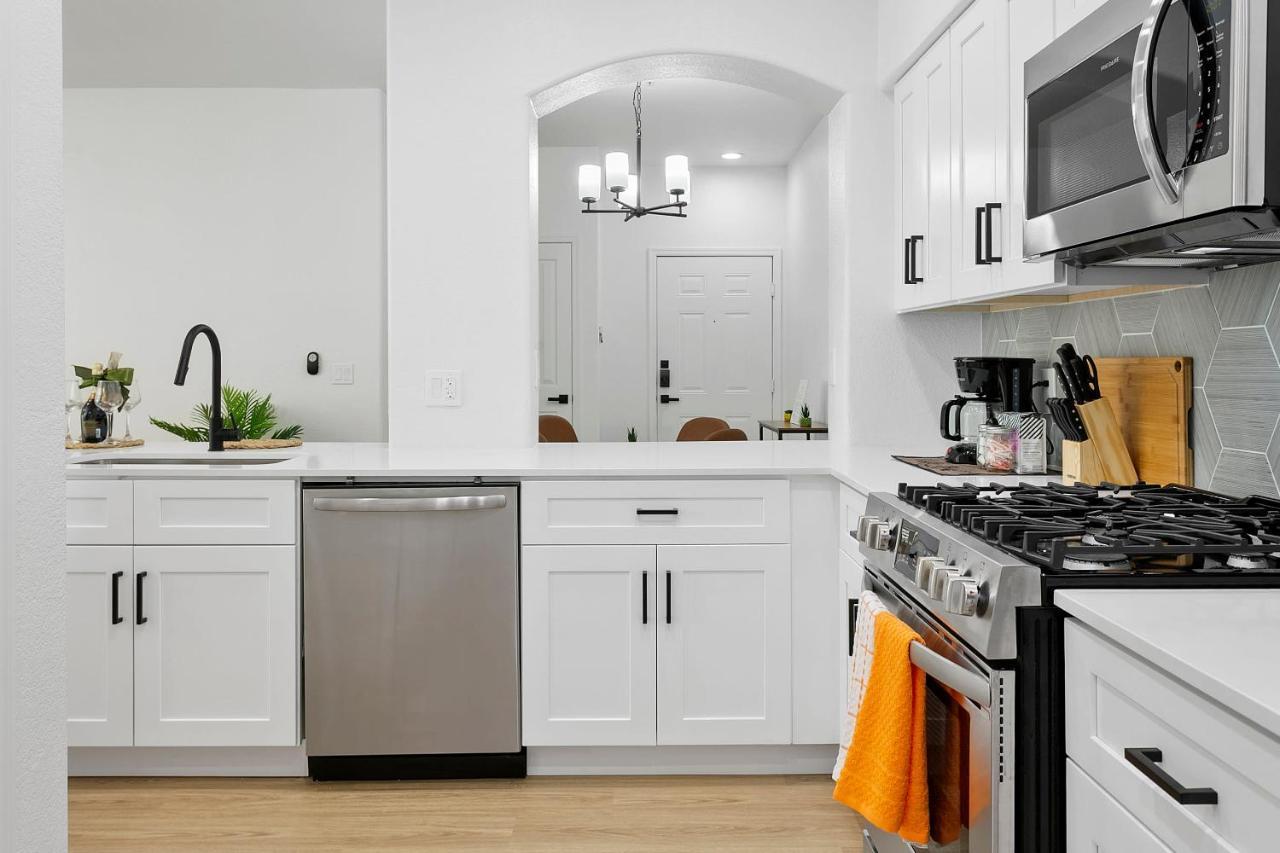Cozysuites Glendale By The Stadium With Pool 10 Extérieur photo